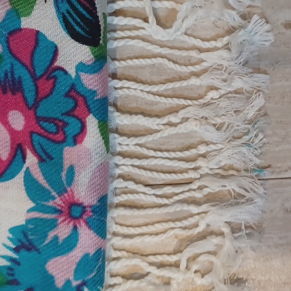 Pashmina Multi-Colored Butterfly 🦋 Floral Over-Sized Shawl/Wrap - Picture 2 of 6